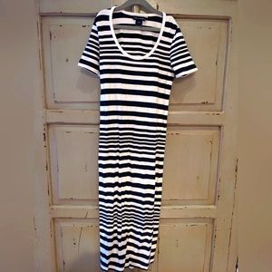 French Connection Size 2 black and white